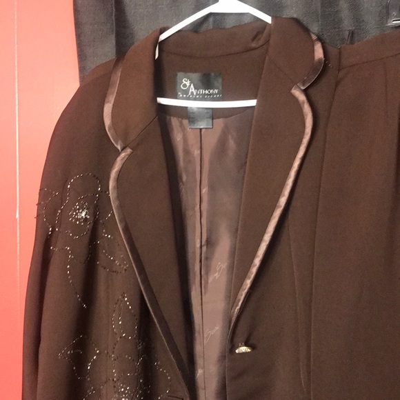 Three Piece Dress Suit - Picture 3 of 10